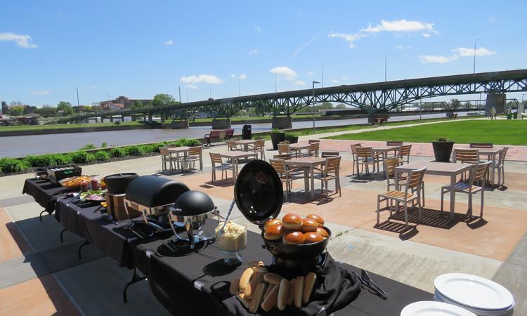 Bridge View Center Catering, Ottumwa, IA