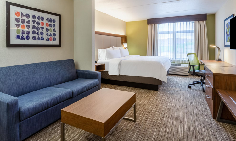 Holiday Inn Express & Suites Cedar Falls - Waterloo